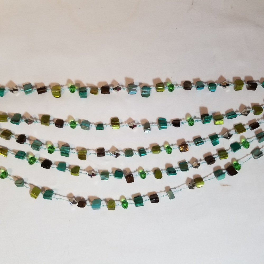 Layered Shell Necklace - Picture 4 of 7